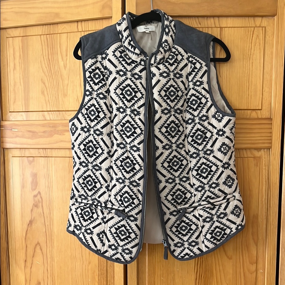 Entro Black and White Geometric Vest